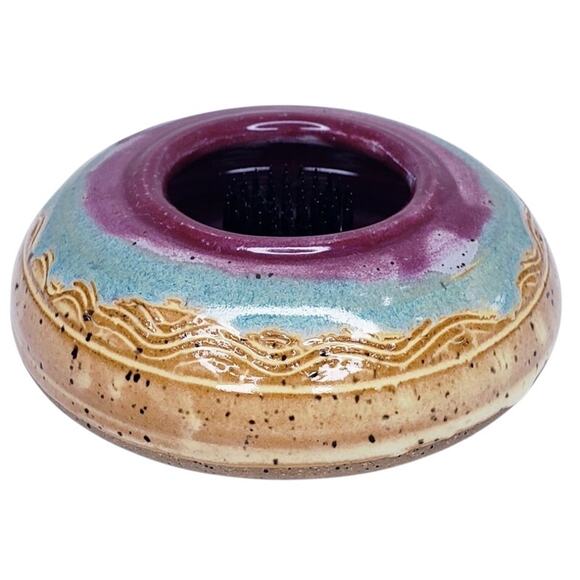 Rusty Nail Pottery Handmade in NC Artist Signed Art Flower Floral FROG - Picture 1 of 9